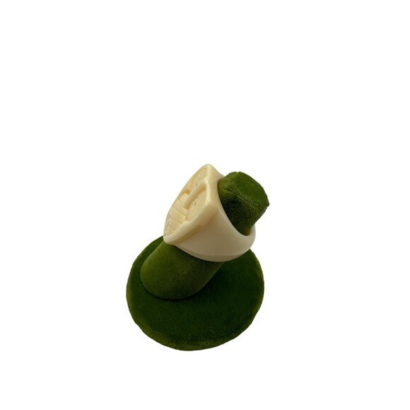 Whimsical Wise Old Owl Ring Carved Celluloid Size 7 - Picture 3 of 6